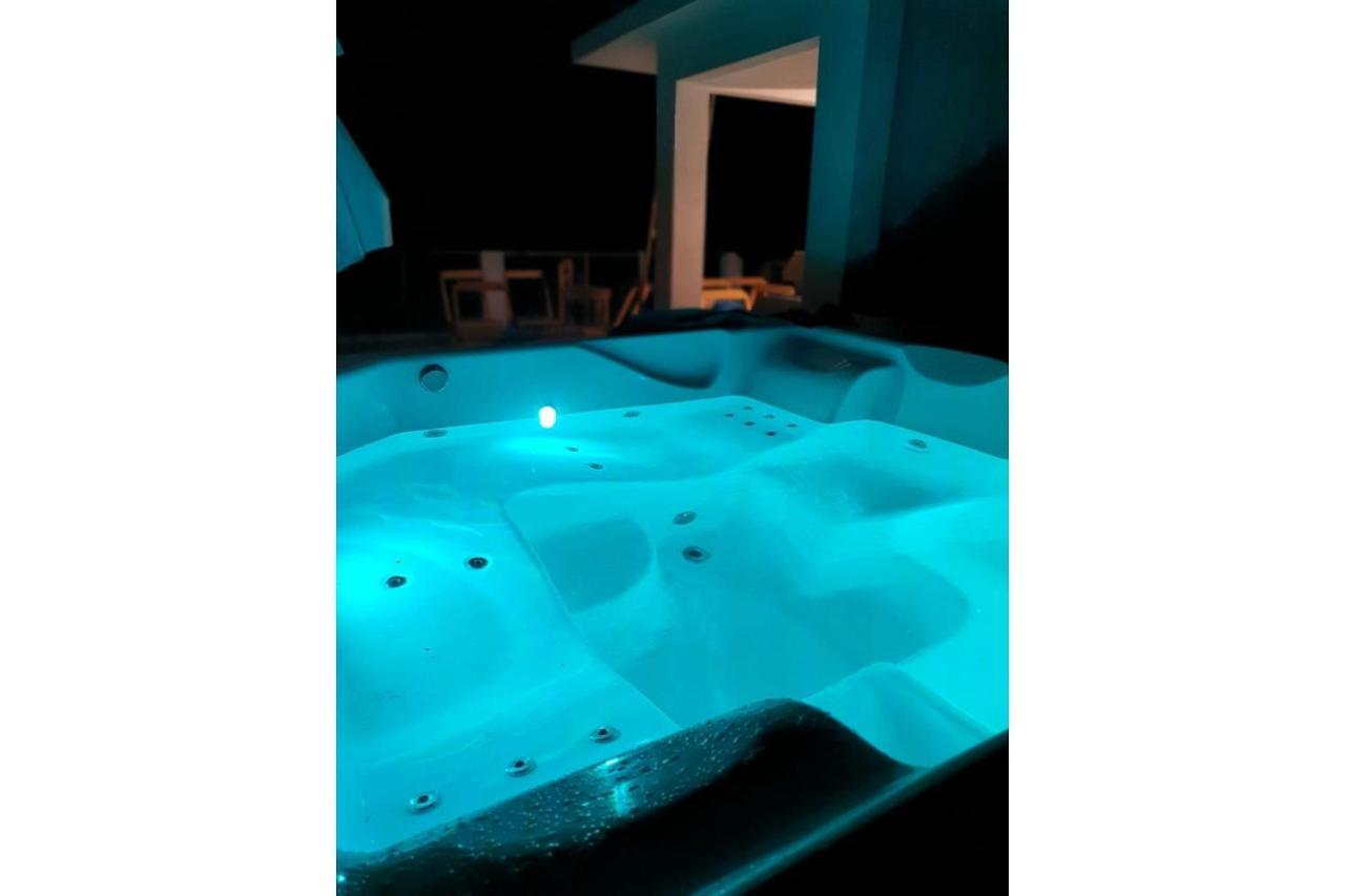Pitangueira - Apto - Com Cafe No Centro De Serra Grande Com Piscina, Jacuzzi, Internet Rapida Apartment